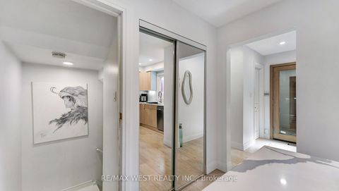 Photo 7 at 48 Gray Crescent, North Richvale, Richmond Hill