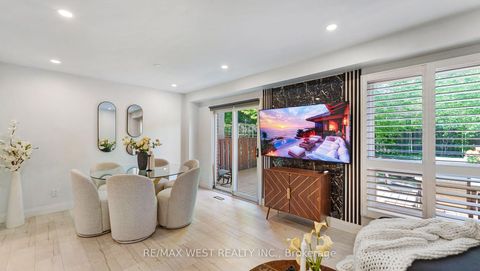 Photo 13 at 48 Gray Crescent, North Richvale, Richmond Hill