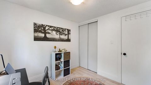 Photo 20 at 48 Gray Crescent, North Richvale, Richmond Hill