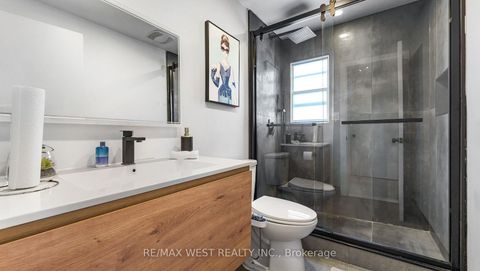 Photo 21 at 48 Gray Crescent, North Richvale, Richmond Hill