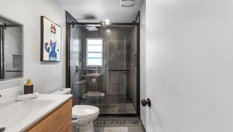Photo 22 at 48 Gray Crescent, North Richvale, Richmond Hill