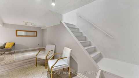 Photo 23 at 48 Gray Crescent, North Richvale, Richmond Hill