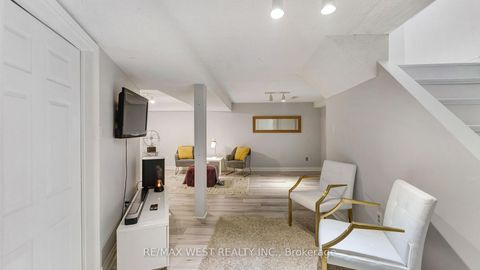 Photo 24 at 48 Gray Crescent, North Richvale, Richmond Hill