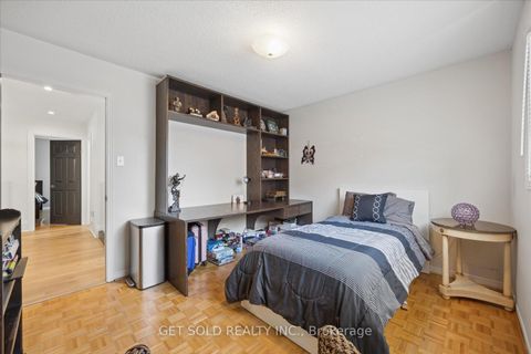 Photo 24 at 64 Spence Drive, Aurora Highlands, Aurora