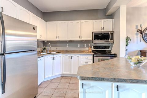 Photo 2 at 17 Bruce Crescent, Bayshore, Barrie