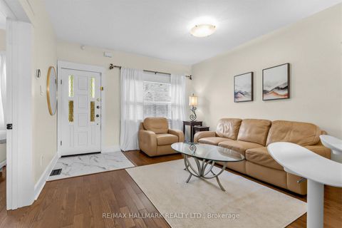 Photo 2 at 65 Wallington Avenue, Lumsden, Toronto