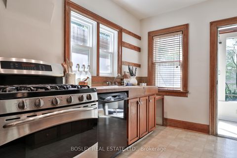 Photo 10 at 329 Millwood Road, Mount Pleasant East, Toronto