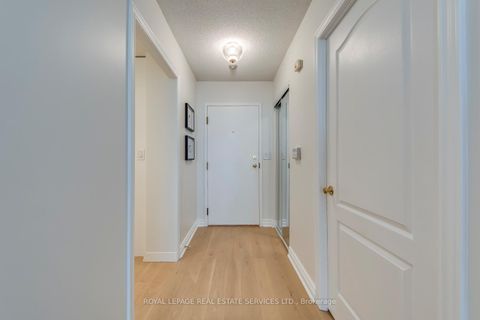 Photo 6 at 403 - 1 Ripley Avenue, Swansea, Toronto
