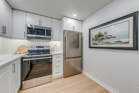 Photo 9 at 403 - 1 Ripley Avenue, Swansea, Toronto