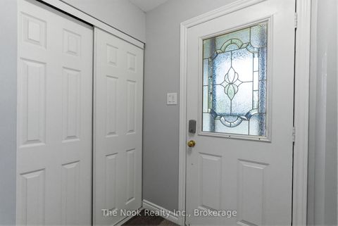 Photo 3 at 15 Chance Court, Bowmanville, Clarington