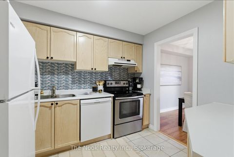 Photo 6 at 15 Chance Court, Bowmanville, Clarington