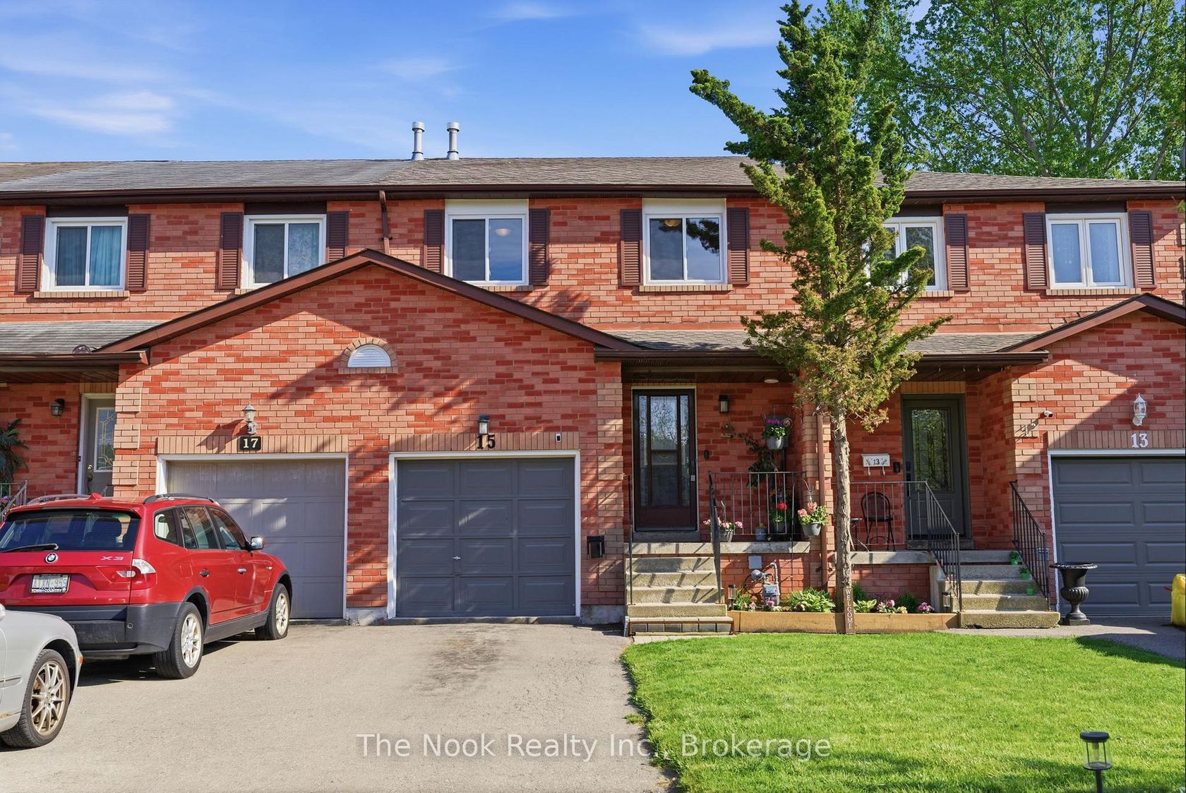 15 Chance Court, Bowmanville, Clarington photo number 2