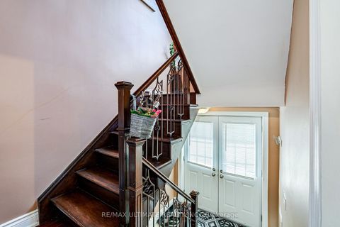 Photo 1 at 2 George Anderson Court, Amesbury, Toronto