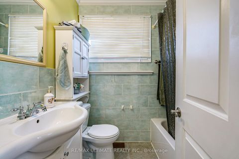 Photo 13 at 2 George Anderson Court, Amesbury, Toronto