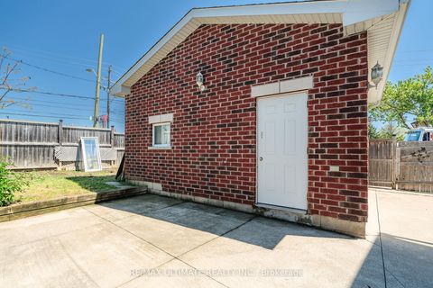 Photo 41 at 2 George Anderson Court, Amesbury, Toronto