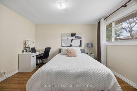 Photo 18 at 867 Scarborough Golf Clu Road, Morningside, Toronto