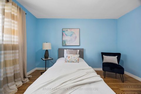 Photo 22 at 867 Scarborough Golf Clu Road, Morningside, Toronto