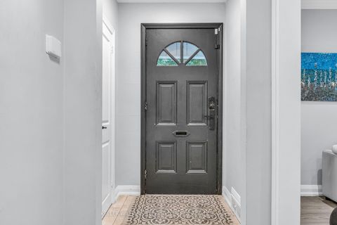 Photo 4 at 115 Ashbourne Drive, City Centre West, Toronto