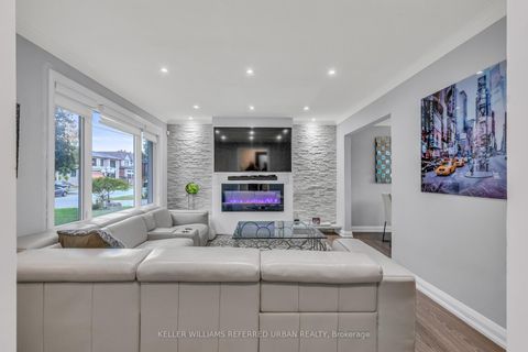Photo 5 at 115 Ashbourne Drive, City Centre West, Toronto