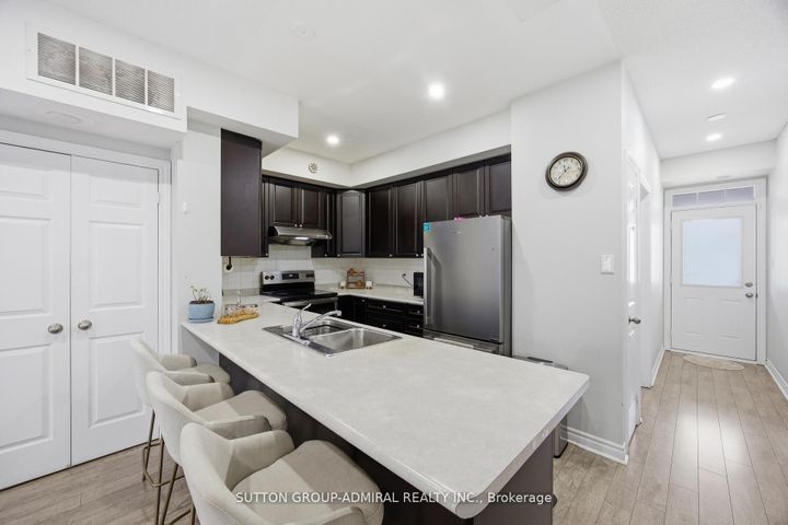 Photo 7 at 56 - 180 Howden Boulevard, Westgate, Brampton