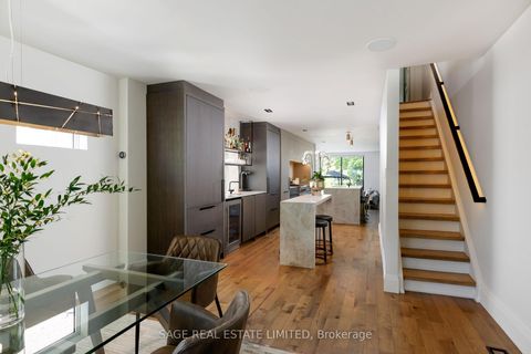 Photo 2 at 979 Broadview Avenue, Broadview North, Toronto