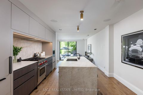 Photo 6 at 979 Broadview Avenue, Broadview North, Toronto