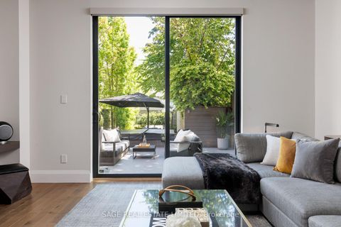Photo 13 at 979 Broadview Avenue, Broadview North, Toronto