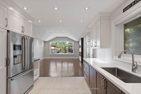 Photo 13 at 18 Rowse Crescent, The Westway, Toronto