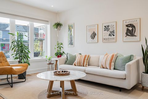 Photo 3 at 39A Uxbridge Avenue, Pellam Park, Toronto