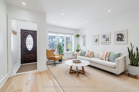Photo 4 at 39A Uxbridge Avenue, Pellam Park, Toronto