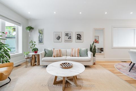 Photo 5 at 39A Uxbridge Avenue, Pellam Park, Toronto