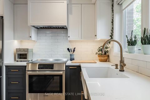Photo 12 at 39A Uxbridge Avenue, Pellam Park, Toronto