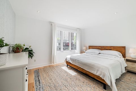 Photo 18 at 39A Uxbridge Avenue, Pellam Park, Toronto