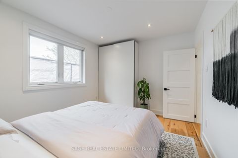 Photo 22 at 39A Uxbridge Avenue, Pellam Park, Toronto