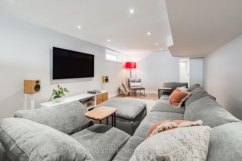 Photo 29 at 39A Uxbridge Avenue, Pellam Park, Toronto
