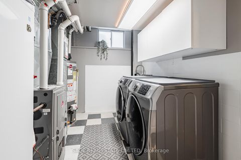 Photo 34 at 39A Uxbridge Avenue, Pellam Park, Toronto