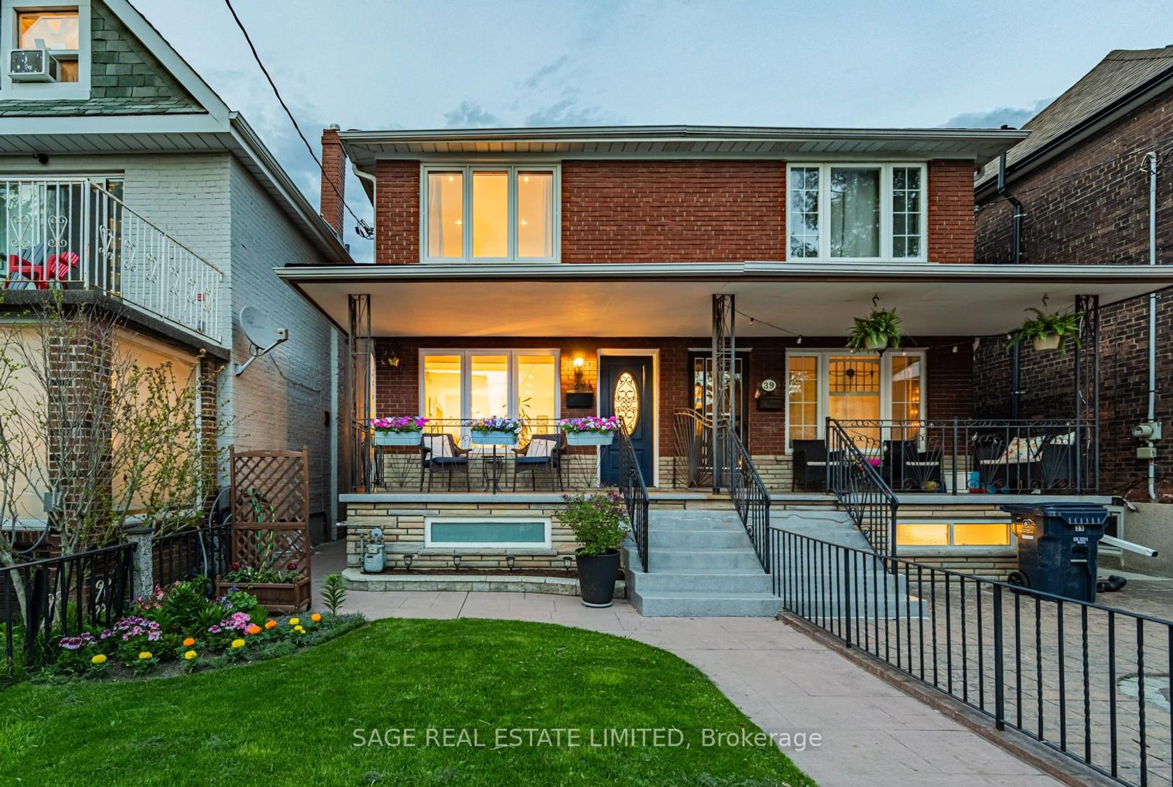 39A Uxbridge Avenue, Pellam Park, Toronto 