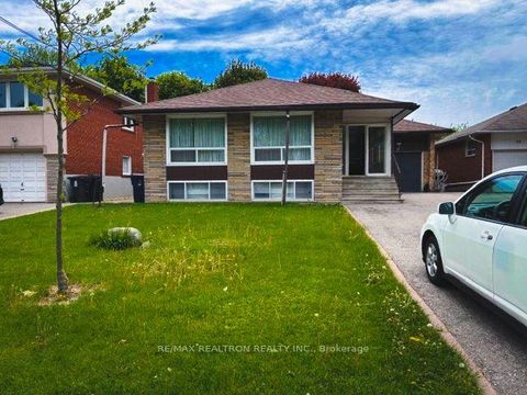 Photo 2 at 97 Overbrook Place, Bathurst Manor, Toronto