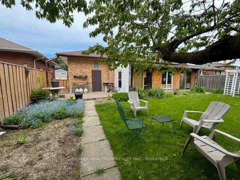 Photo 4 at 97 Overbrook Place, Bathurst Manor, Toronto