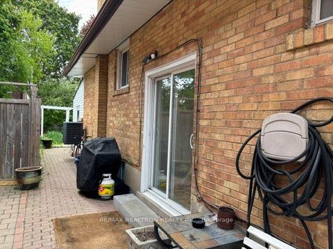 Photo 8 at 97 Overbrook Place, Bathurst Manor, Toronto