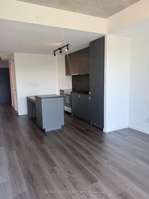 Photo 3 at 407 - 7 Smith Crescent, Queensway, Toronto