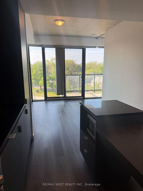 Photo 7 at 407 - 7 Smith Crescent, Queensway, Toronto