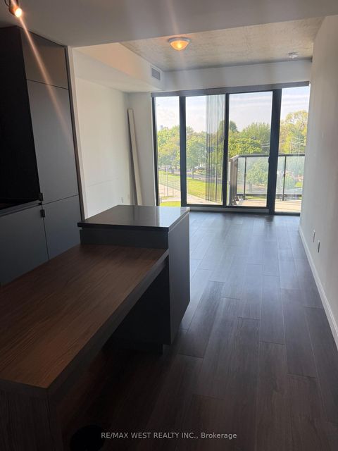 Photo 8 at 407 - 7 Smith Crescent, Queensway, Toronto