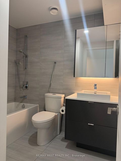 Photo 13 at 407 - 7 Smith Crescent, Queensway, Toronto
