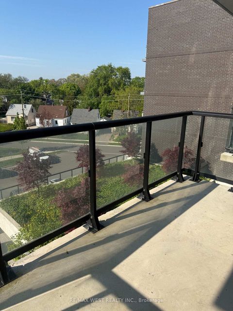 Photo 16 at 407 - 7 Smith Crescent, Queensway, Toronto