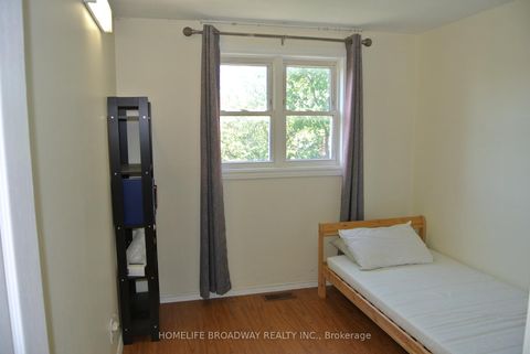 Photo 10 at 54 - 850 Huntingwood Drive, L'Amoreaux, Toronto