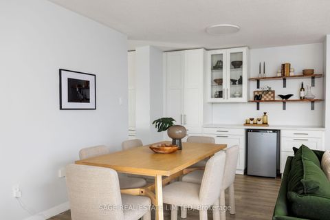 Photo 10 at 510 - 61 Richview Road, Humber Heights, Toronto