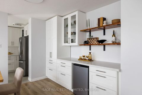 Photo 17 at 510 - 61 Richview Road, Humber Heights, Toronto
