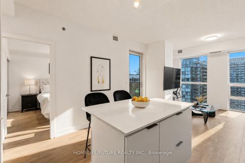 Photo 3 at 3805 - 318 Richmond Street W, Waterfront Communities C1, Toronto