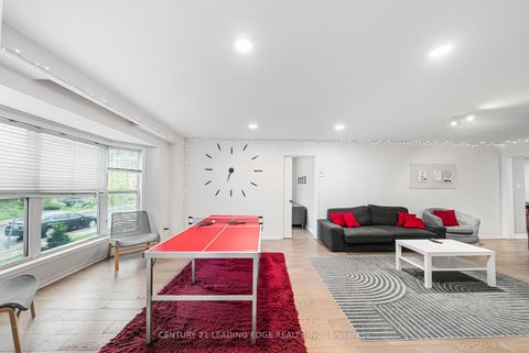 Photo 3 at 527 Glengarry Avenue, Nortown, Toronto